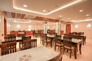 madhuram inn