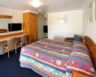 Econo Lodge Alabaster,Young>>Cowra,3 star