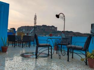 fort view palace