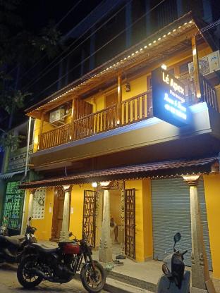 le apex hostel