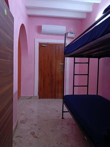 le apex hostel