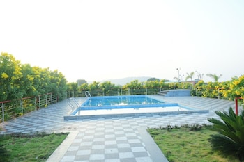Paradise Carnival Agro Tourism Centre,,3 star