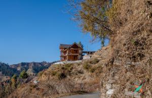 zostel homes gadagushaini jibhi