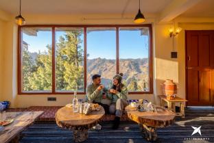 zostel homes gadagushaini jibhi