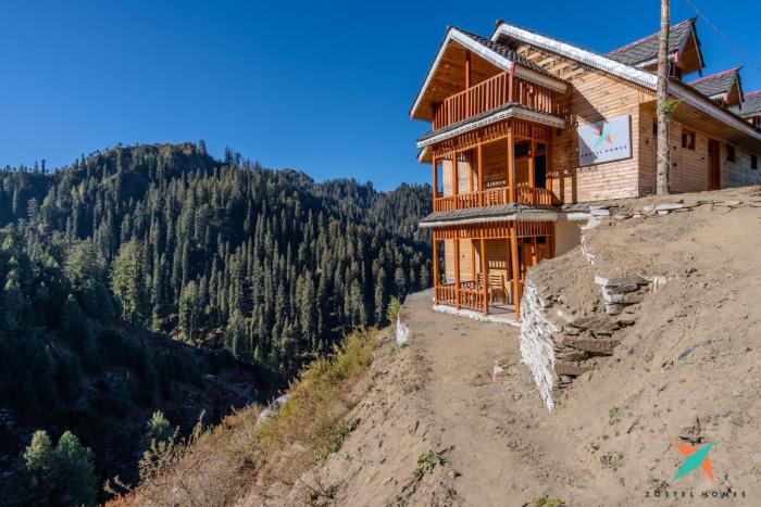 zostel homes gadagushaini jibhi