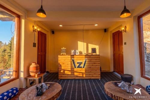 zostel homes gadagushaini jibhi