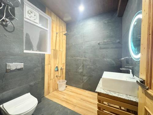 the trippy tribe jibhi