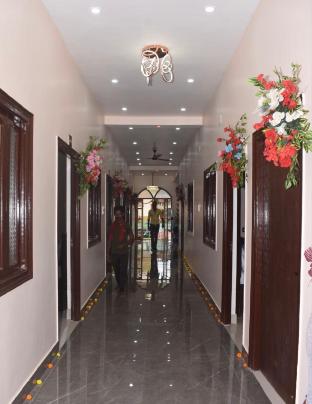 shri awadh hotel