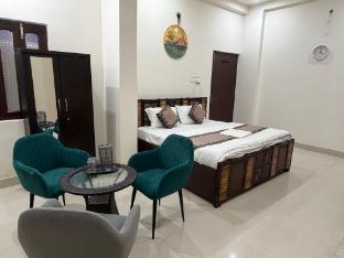 shri awadh hotel
