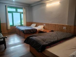 hotel hill top tosh