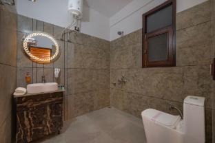 wood luxury hotel kasauli