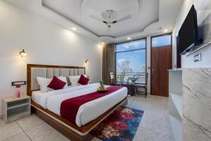 wood luxury hotel kasauli