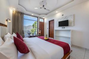 wood luxury hotel kasauli