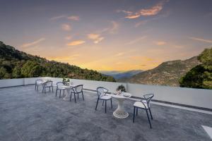 wood luxury hotel kasauli