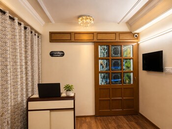 sapphire bandb near mall road shimla