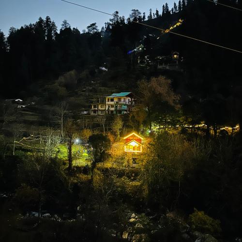 bawli treehouse luxury duplex jibhi