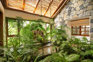 avana holiday experiences