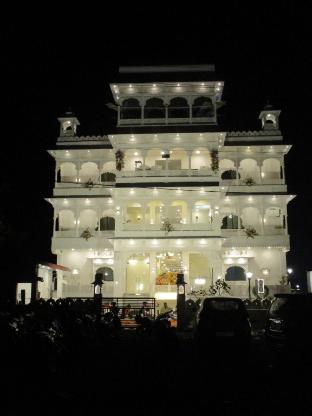 hotel vrindavan palace