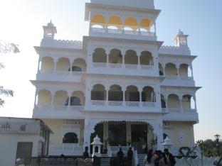 hotel vrindavan palace