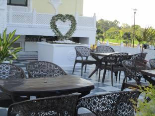 Hotel Vrindavan Palace ,,5 star