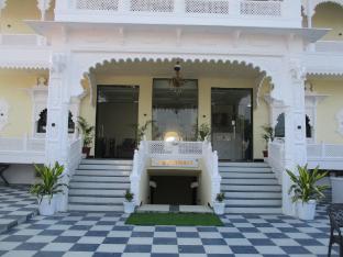 hotel vrindavan palace