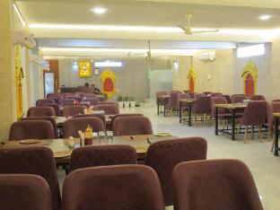 Hotel Vrindavan Palace ,,5 star