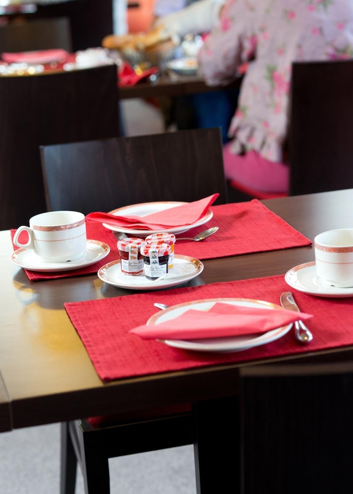 hotel le menestrel