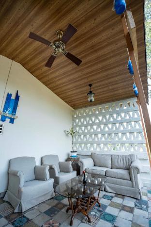 neer tarang lake view retreat