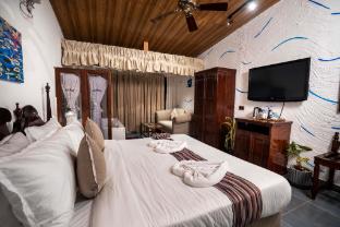 neer tarang lake view retreat