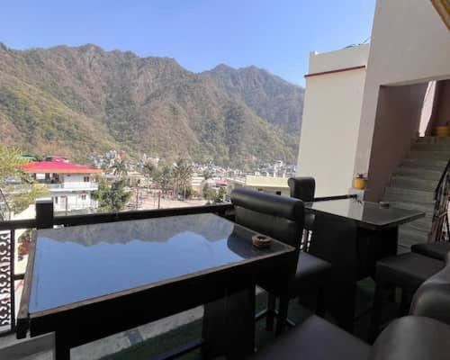 dostel homestay