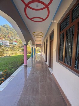 yash homestay huddu