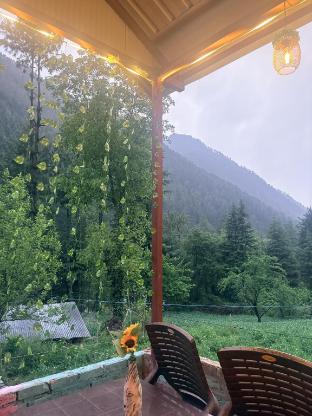 Clovees's Rooms And Cafe,,3 star