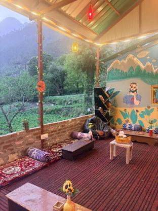 cloveess rooms and cafe