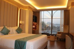lalit hotel