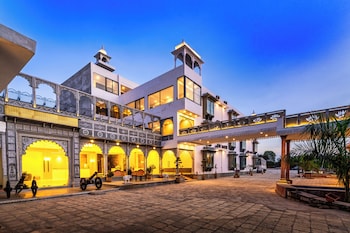 The Mewar Resort & Garden,,4 star
