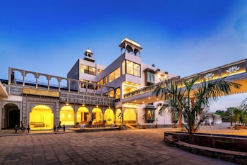 The Mewar Resort & Garden,,4 star