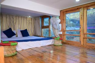 nav chetna river view home stay kainchi dham