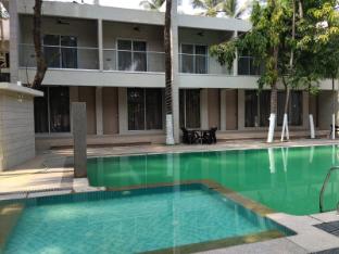 hotel baywatch gorai