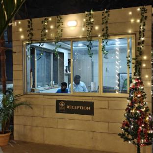hotel baywatch gorai