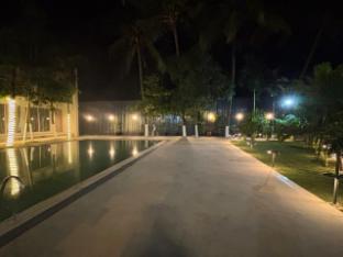 Hotel Baywatch Gorai,,5 star