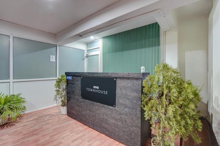 townhouse dlf phase 4 mg road cyber hub