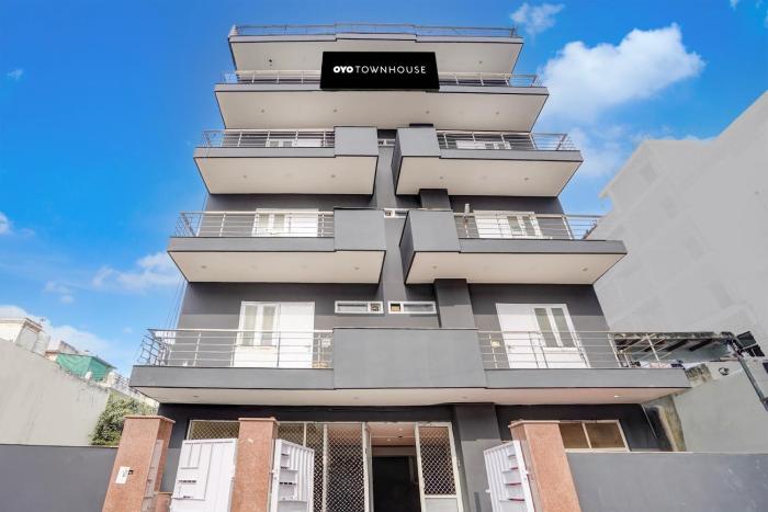 townhouse dlf phase 4 mg road cyber hub