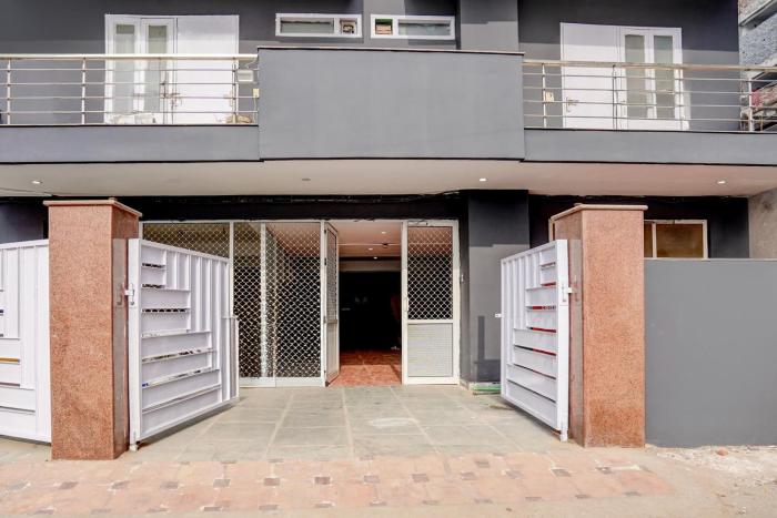 townhouse dlf phase 4 mg road cyber hub