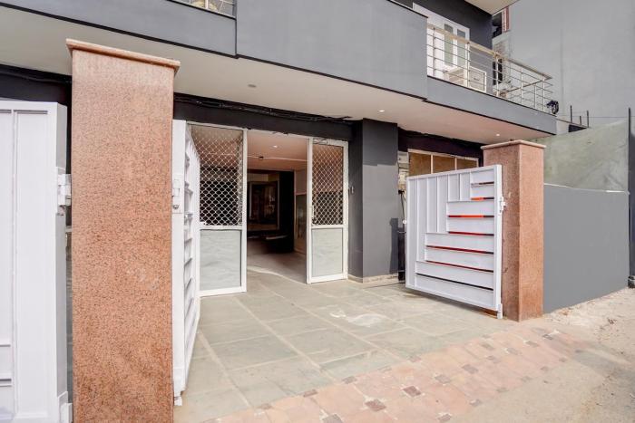 townhouse dlf phase 4 mg road cyber hub