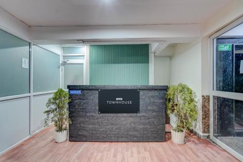 townhouse dlf phase 4 mg road cyber hub