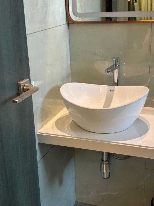 hotel imperial suites airoli