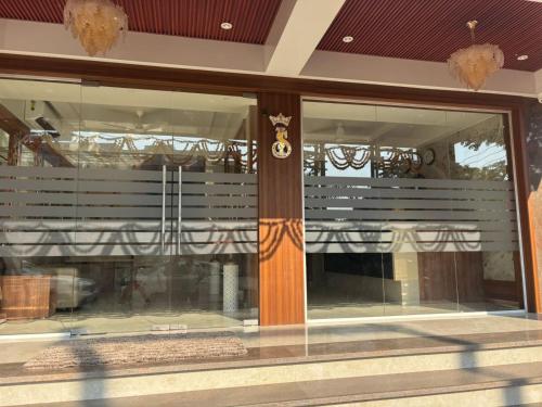 hotel imperial suites airoli