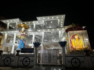Shri Radha Kripalu Dham,,5 star