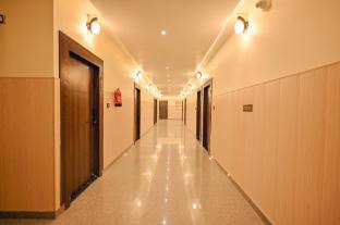 Madhuram Hotel ,,3 star