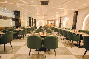 Madhuram Hotel ,,3 star